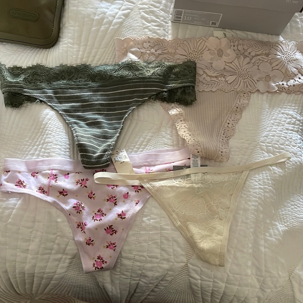 Thong set